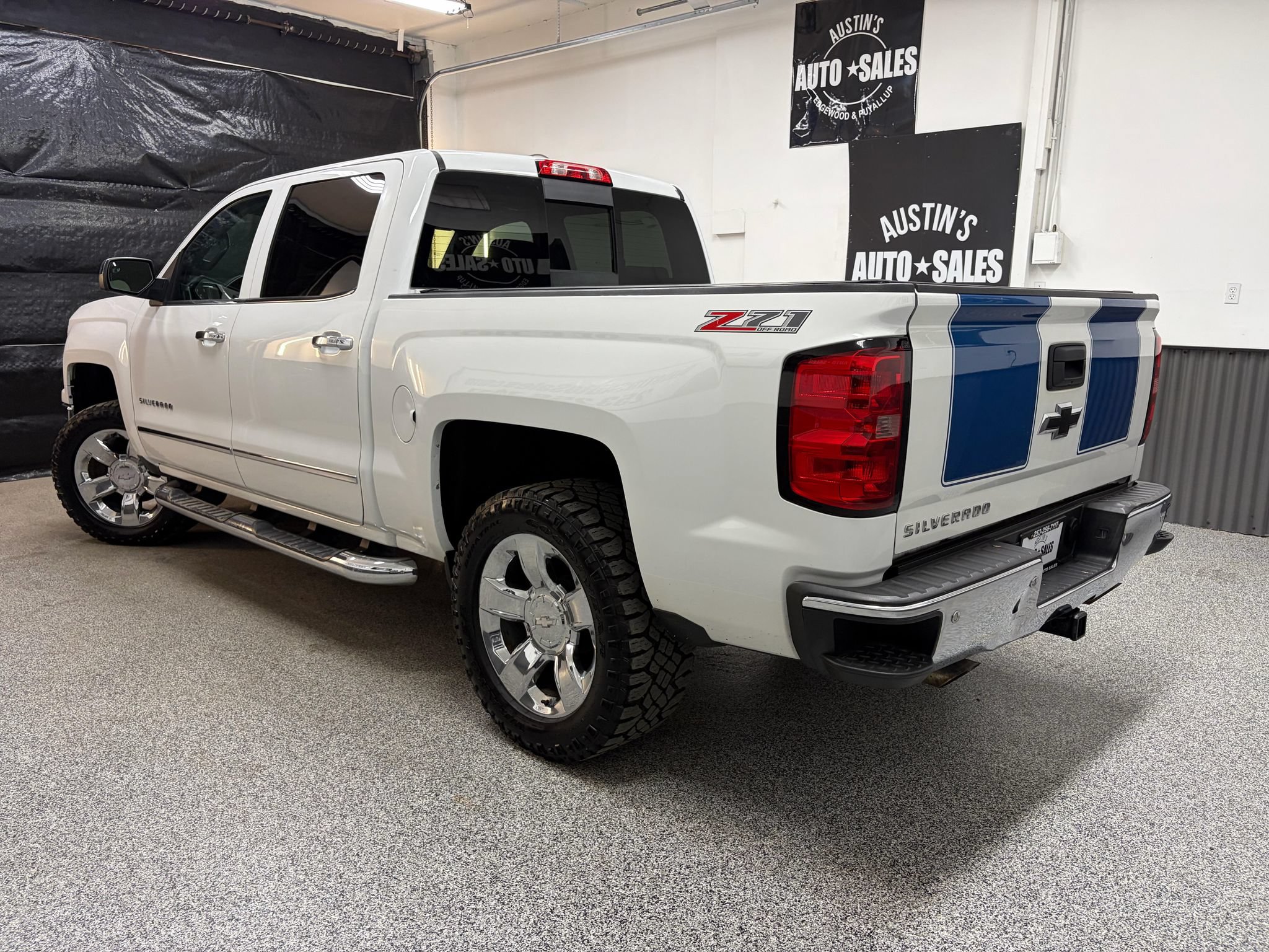 Used 2015 Chevrolet Silverado 1500 LTZ Z71 w/ LTZ Plus Package AWD/4WD image 8