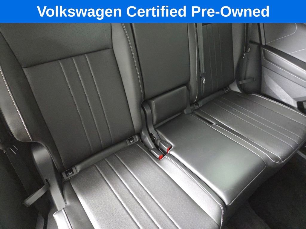 Certified 2023 Volkswagen Tiguan SE R-Line image 17
