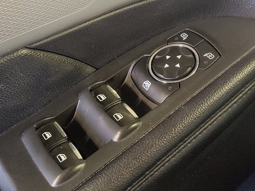 Used 2017 Ford Explorer XLT image 27