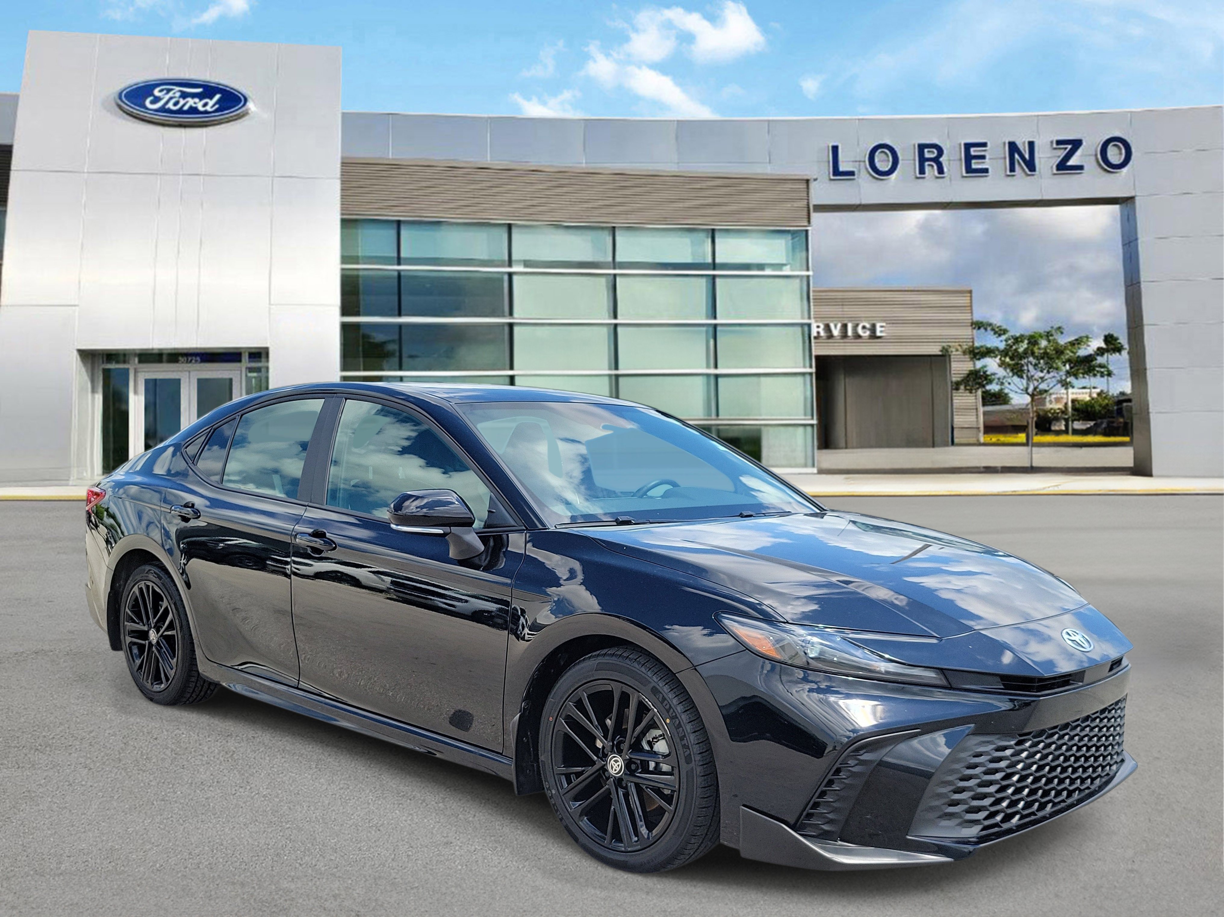 Used 2026 Toyota Camry SE FWD image 3