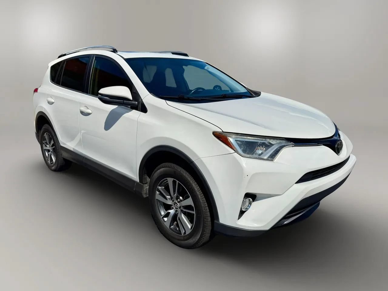 Used 2018 Toyota RAV4 XLE FWD image 7