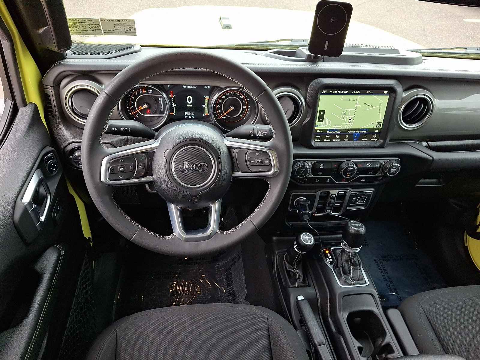 Used 2023 Jeep Gladiator Overland AWD/4WD image 11