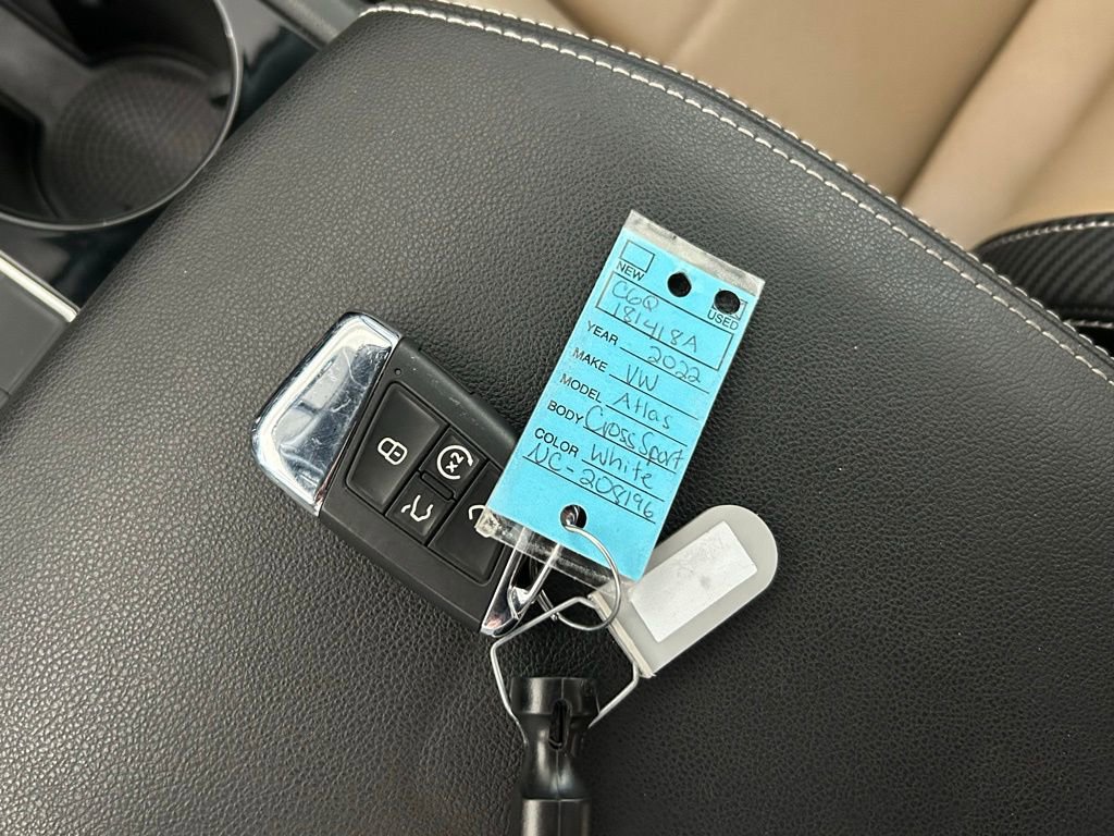 Used 2022 Volkswagen Atlas Cross Sport SE w/ Black Wheel Package image 59