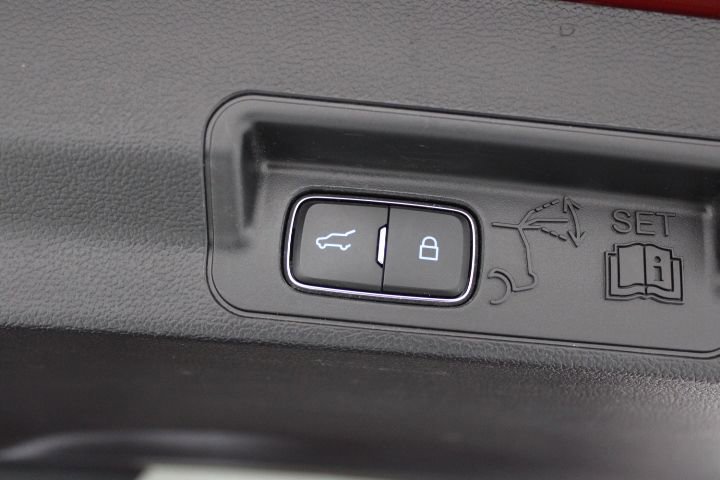 Used 2023 Ford Explorer Limited w/ Equipment Group 301A image 17