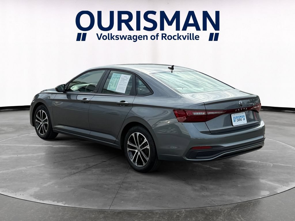 Used 2025 Volkswagen Jetta Sport FWD image 4