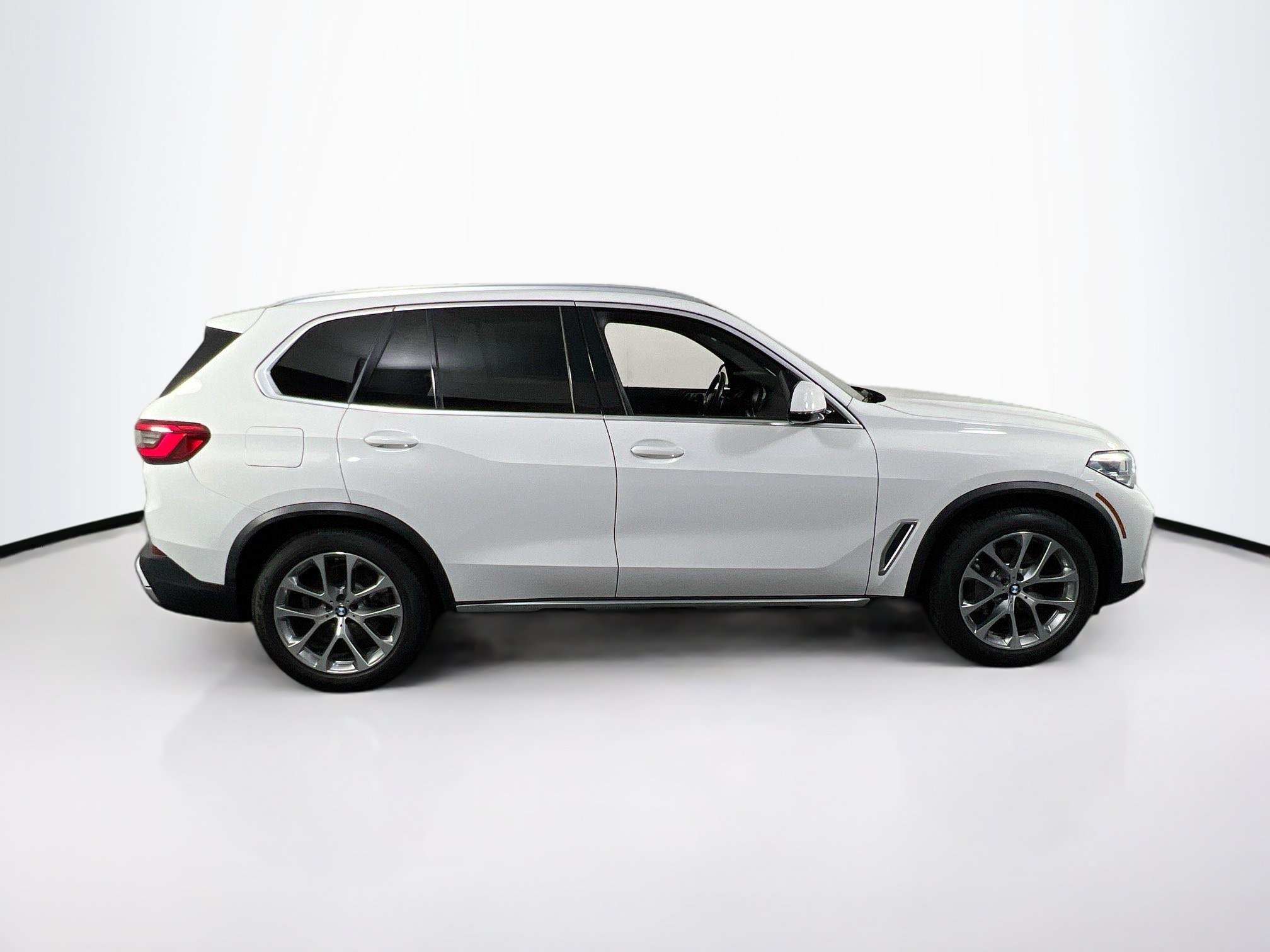Used 2019 BMW X5 xDrive40i w/ Premium Package 2 AWD/4WD image 4