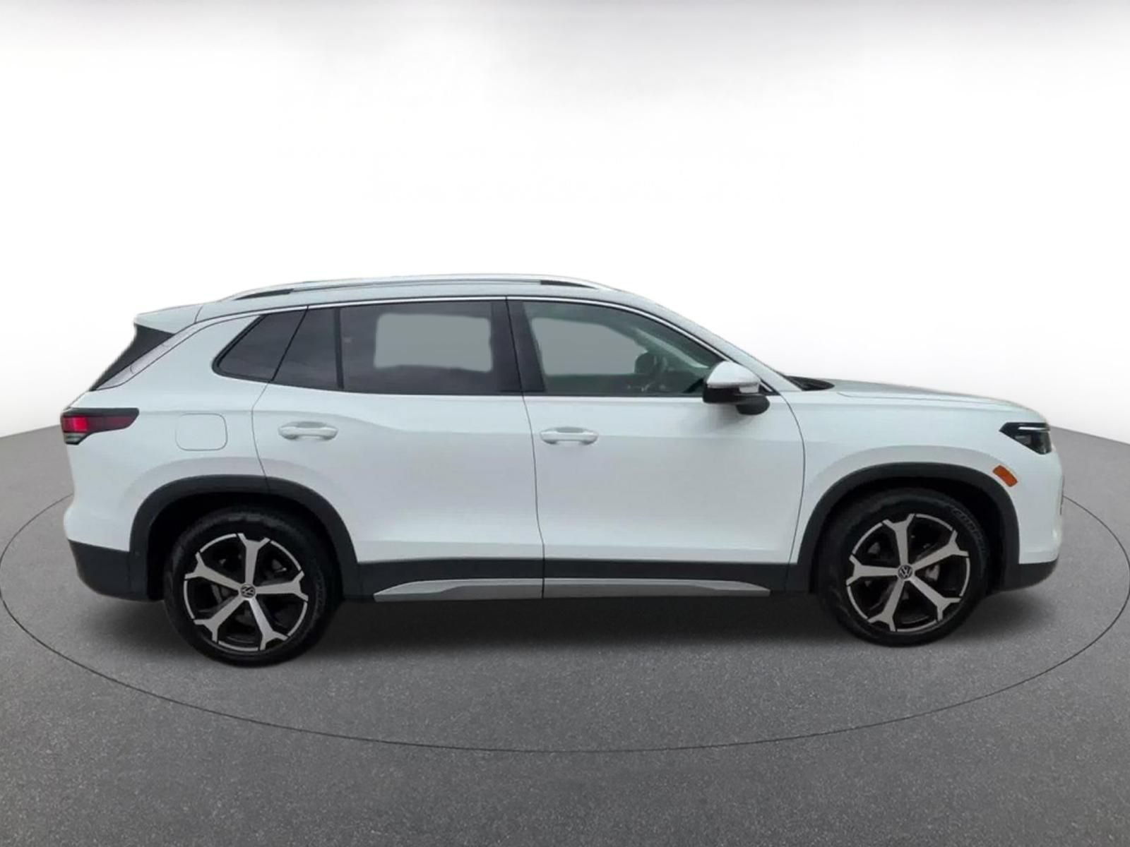 Used 2026 Volkswagen Tiguan SE FWD image 15