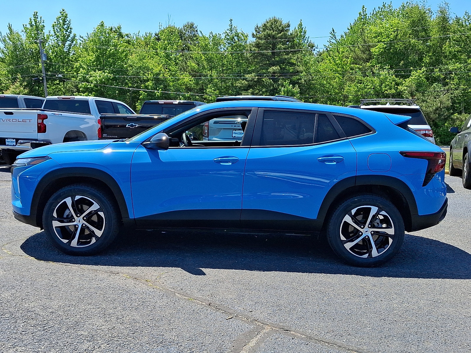 Certified 2024 Chevrolet Trax RS FWD image 4