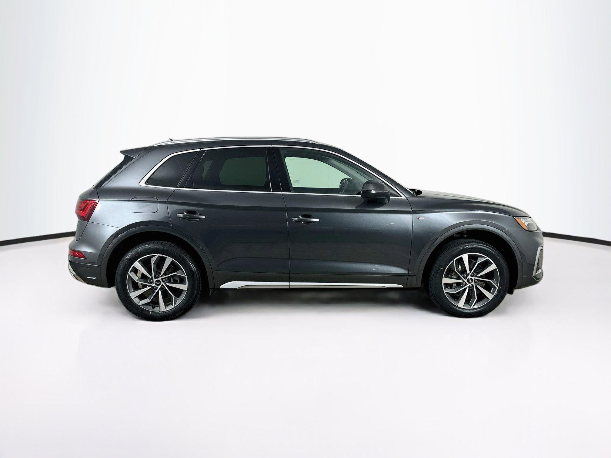 Used 2023 Audi Q5 2.0T Premium w/ Convenience Package AWD/4WD image 10