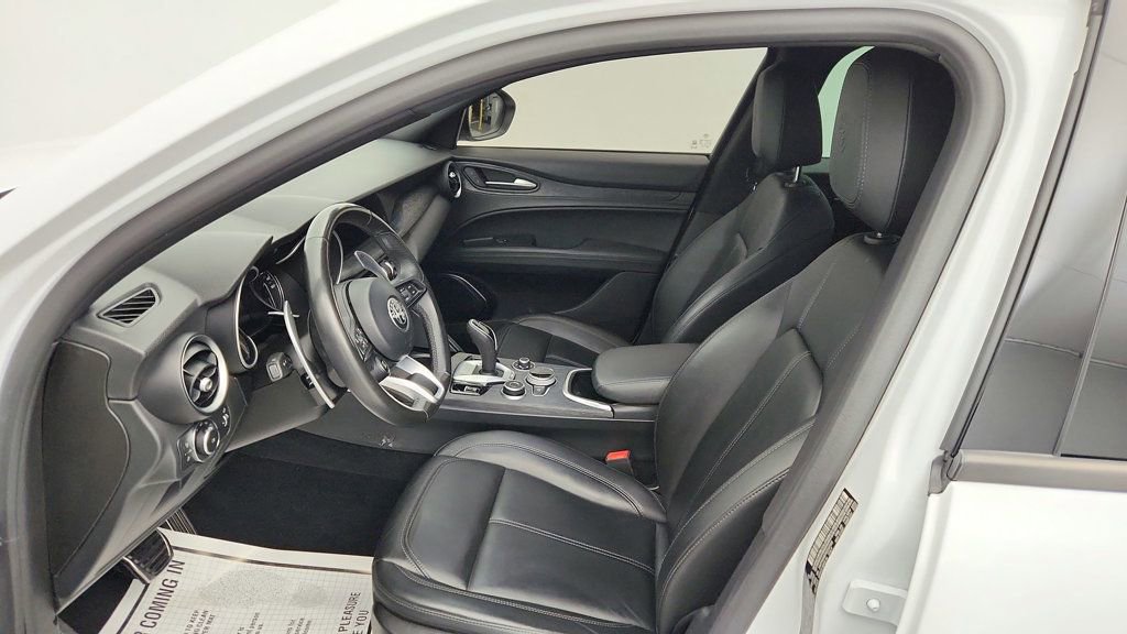 Used 2022 Alfa Romeo Stelvio Sprint image 19