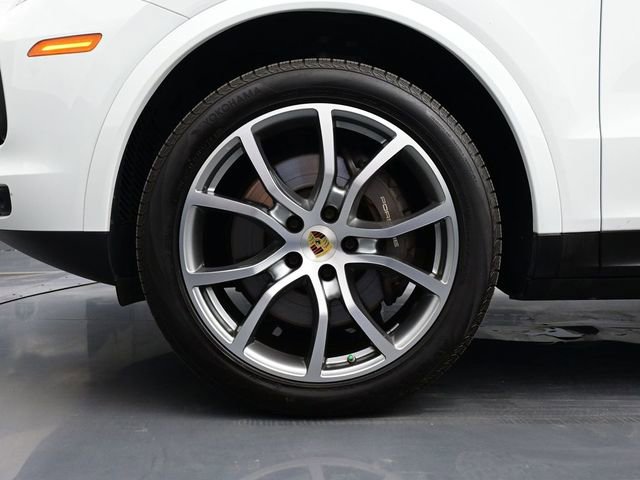 Certified 2022 Porsche Cayenne Platinum Edition image 6
