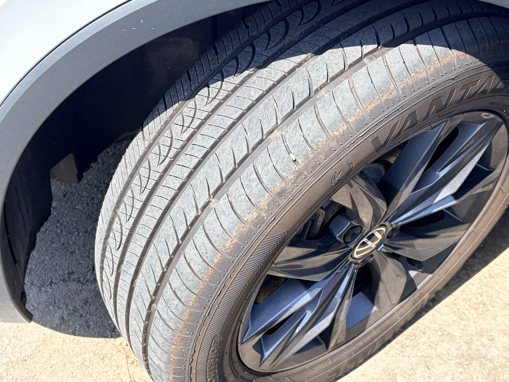 Used 2022 Volkswagen Tiguan SE w/ Panoramic Sunroof Package FWD image 36