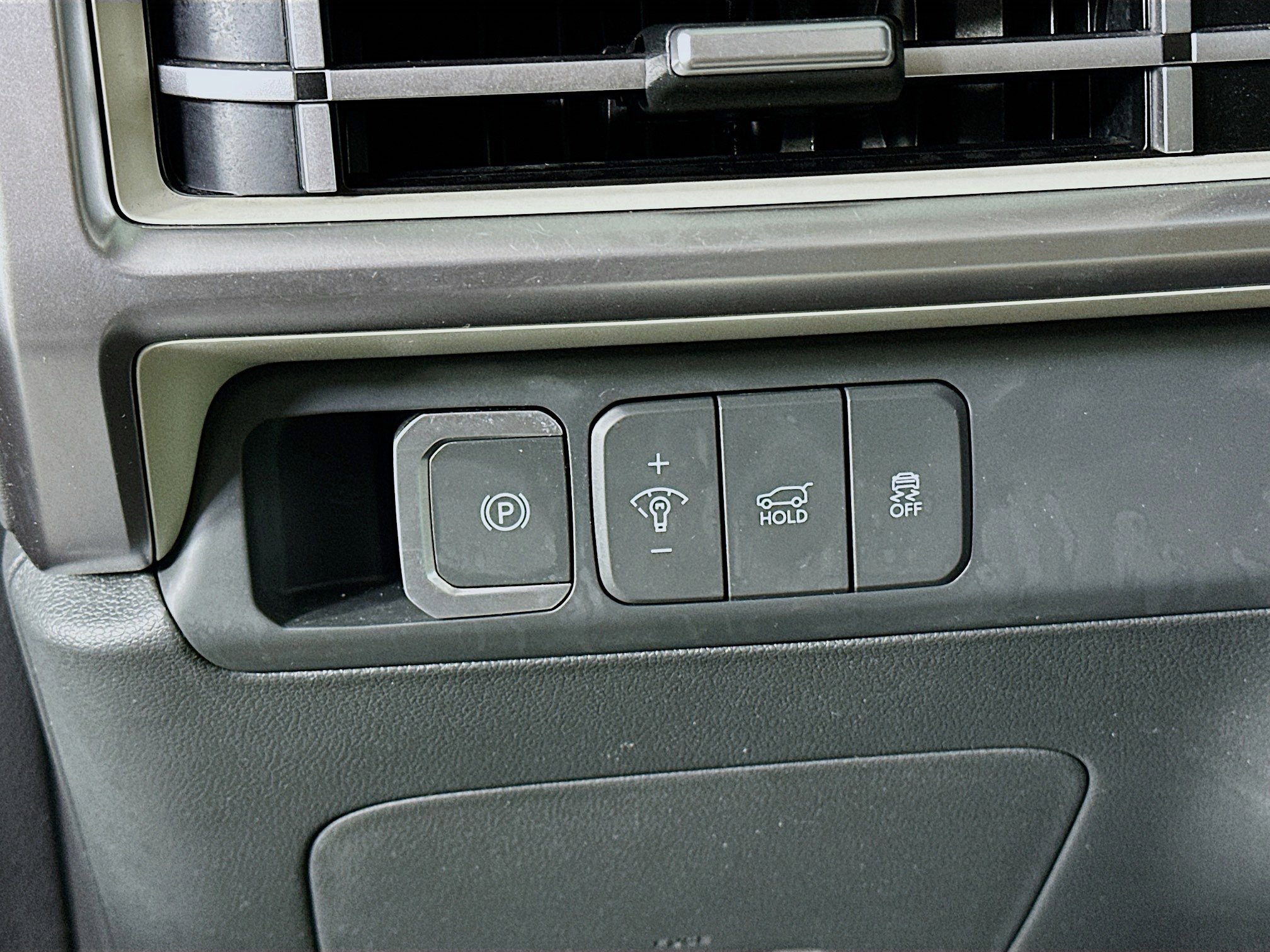 Used 2025 Hyundai Santa Fe SEL FWD image 17