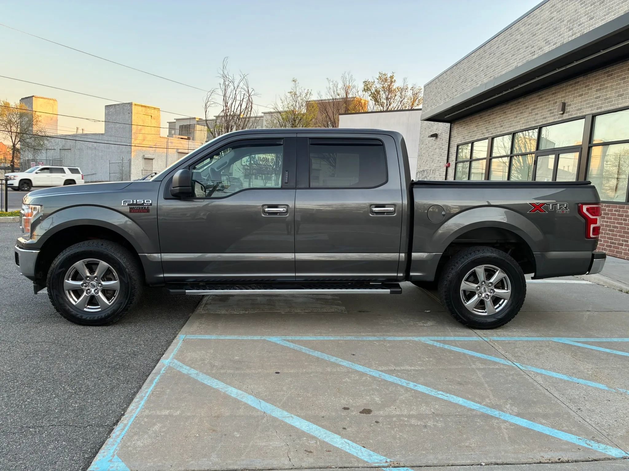 Used 2018 Ford F150 XLT w/ XTR Package AWD/4WD image 4