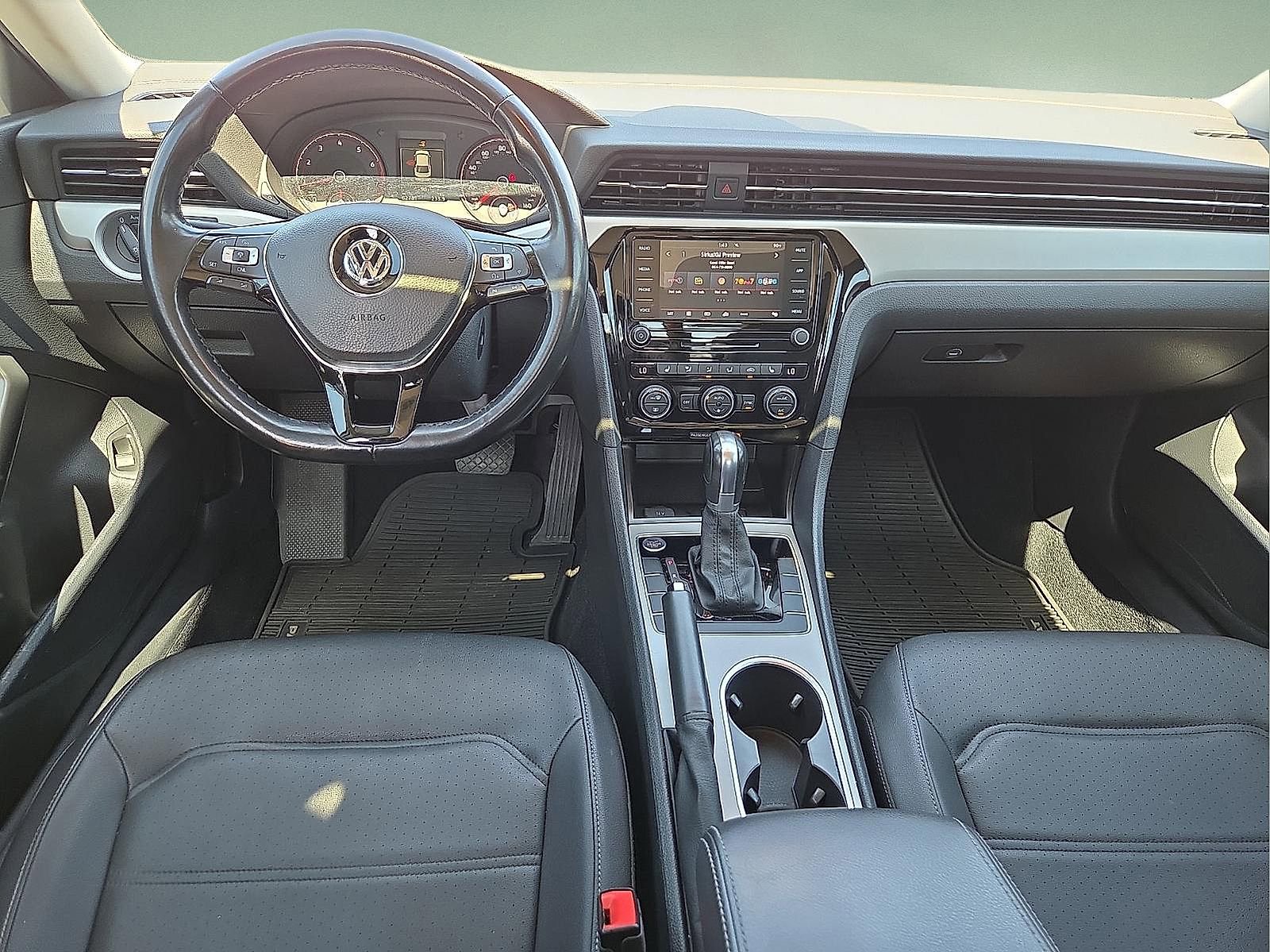 Used 2020 Volkswagen Passat 2.0T SE image 10