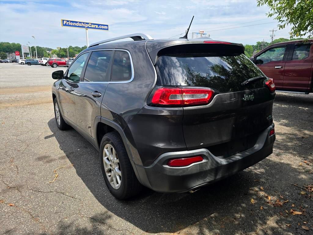 Used 2014 Jeep Cherokee Latitude w/ Cold Weather Group FWD image 13