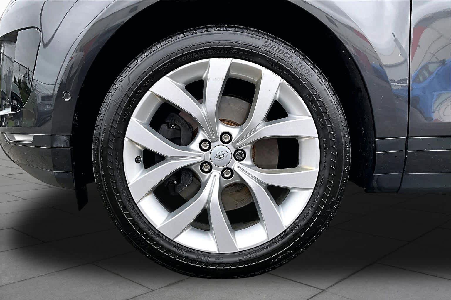 Used 2020 Land Rover Range Rover Evoque SE AWD/4WD image 11