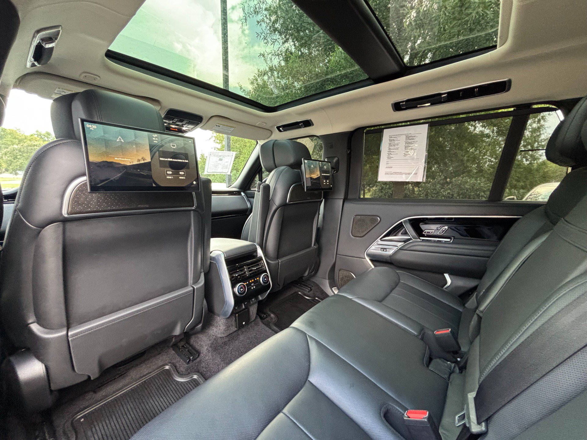 Used 2024 Land Rover Range Rover Long Wheelbase Autobiography AWD/4WD image 16