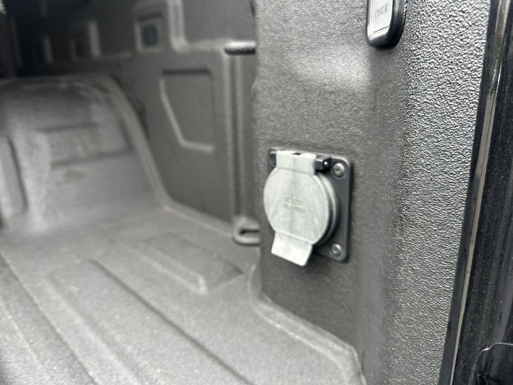 Used 2023 GMC Sierra 1500 SLT w/ SLT Premium Package image 21