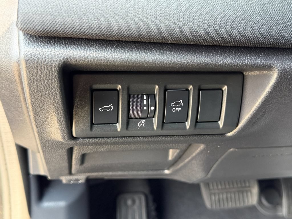 Used 2024 Subaru Outback Premium AWD/4WD image 28