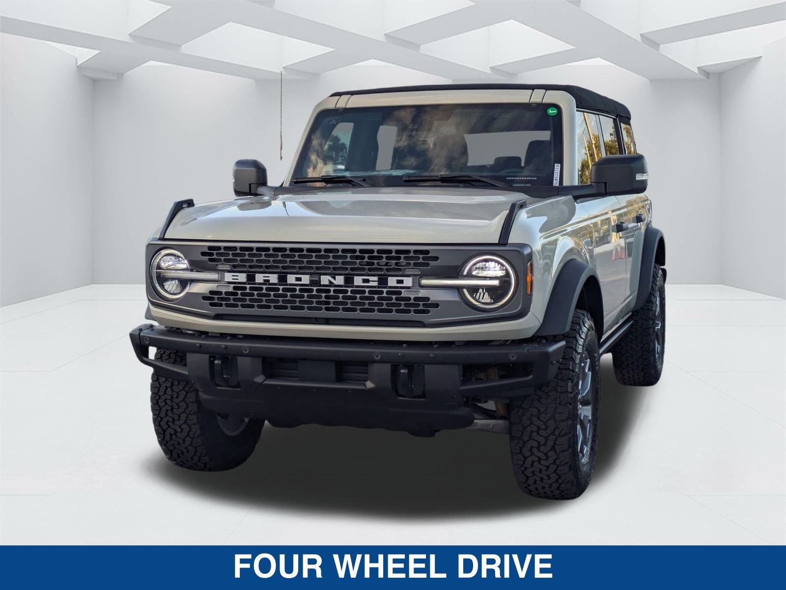 New 2025 Ford Bronco Badlands image 8