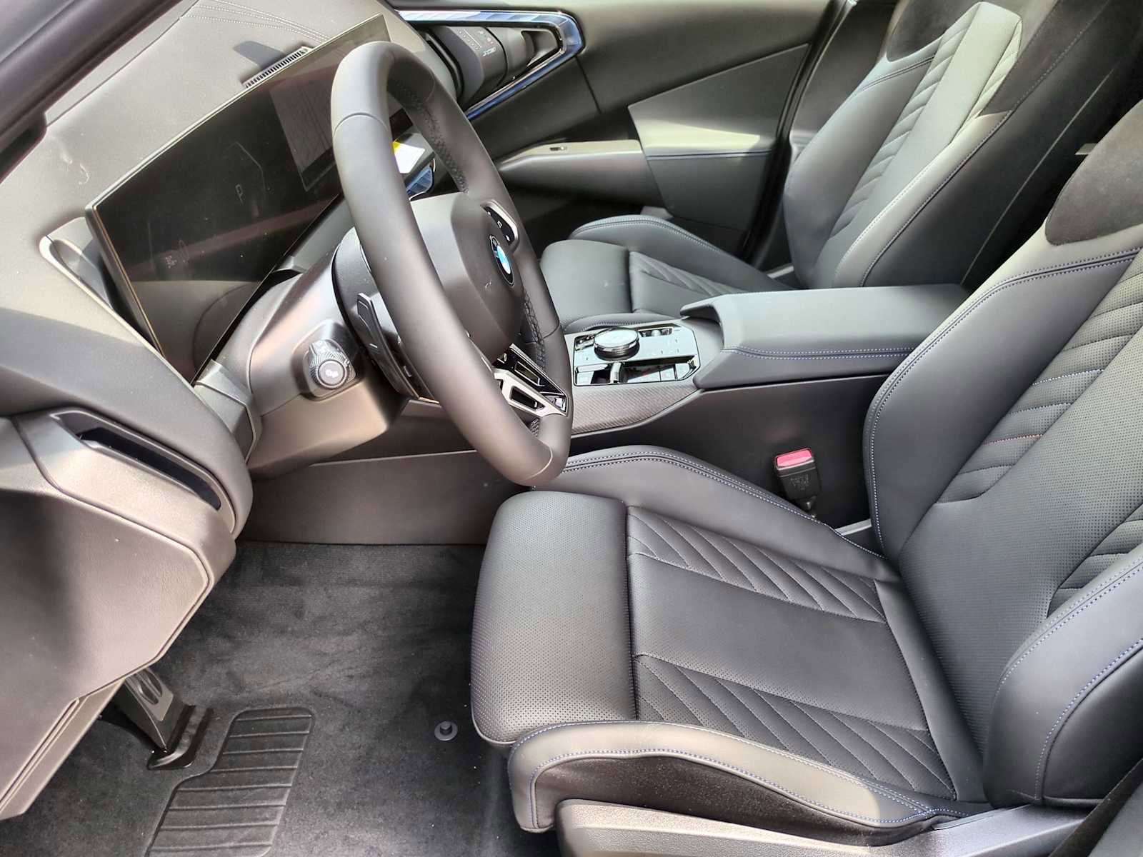 Used 2025 BMW X3 xDrive30i w/ Premium Package image 17