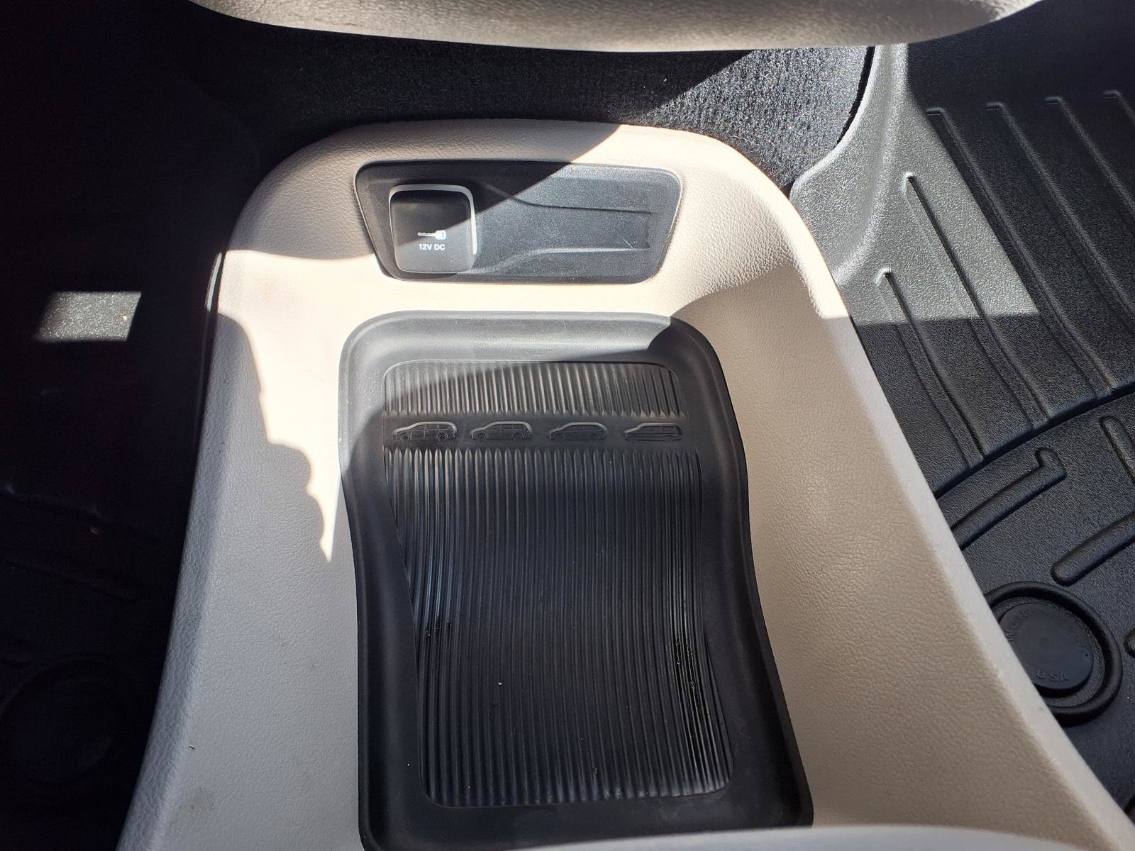 Used 2023 Chrysler Pacifica Touring-L FWD image 29