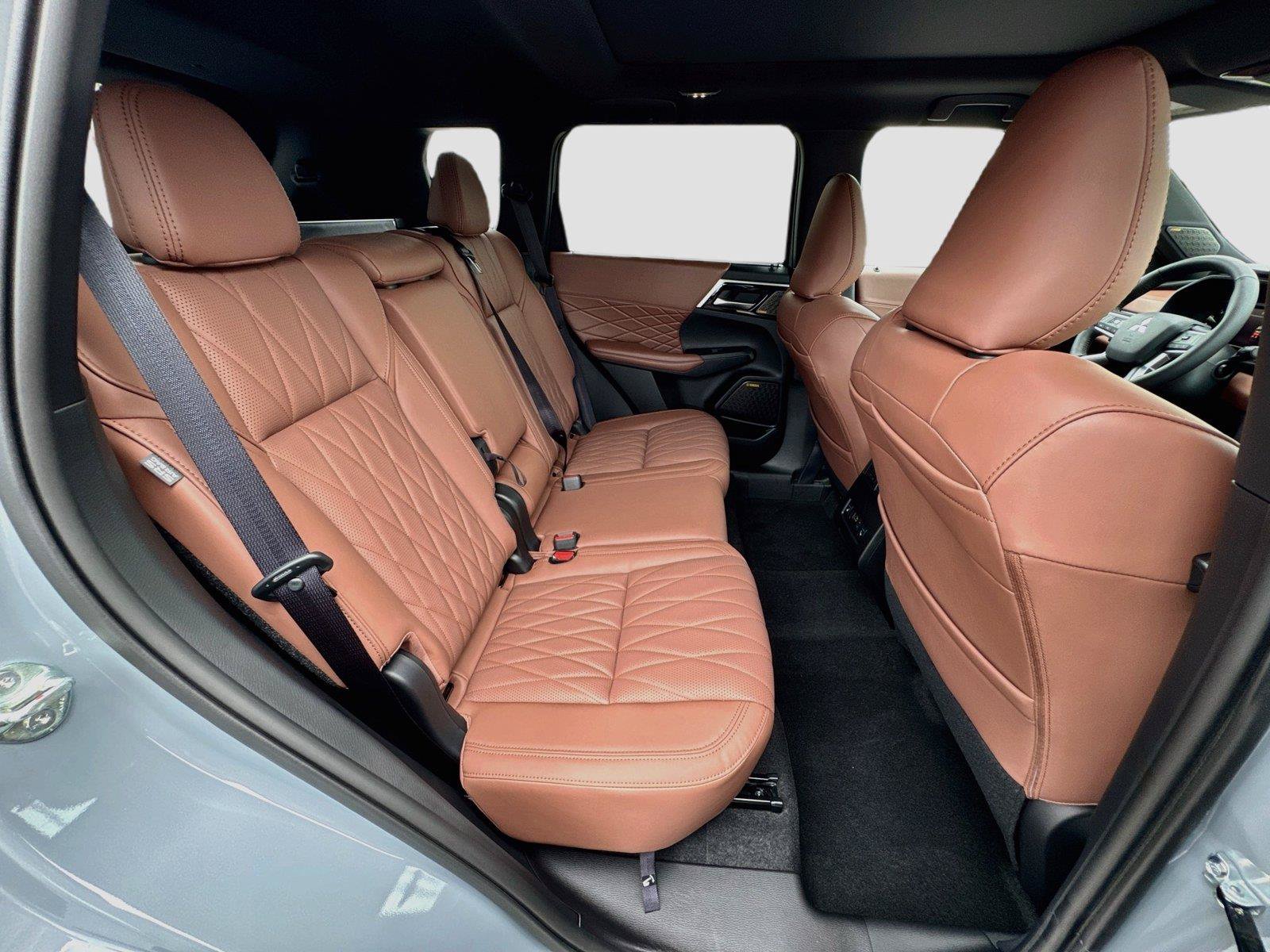 New 2026 Mitsubishi Outlander SEL FWD image 31
