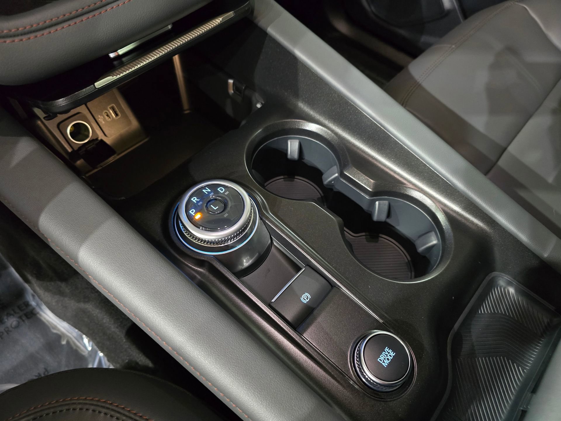 New 2026 Ford Explorer Active w/ Active Comfort Package image 24