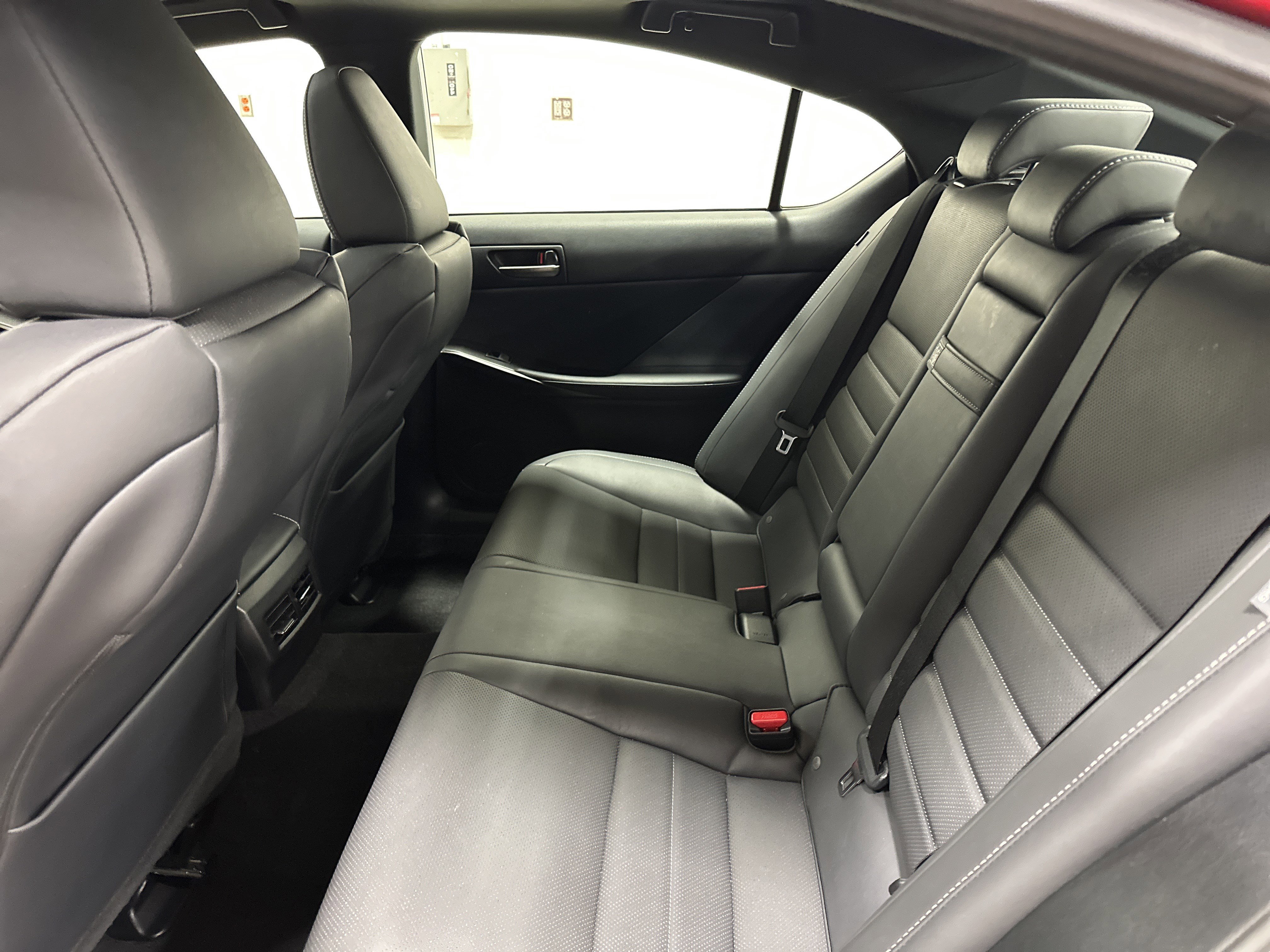 Certified 2022 Lexus IS 350 F Sport image 31