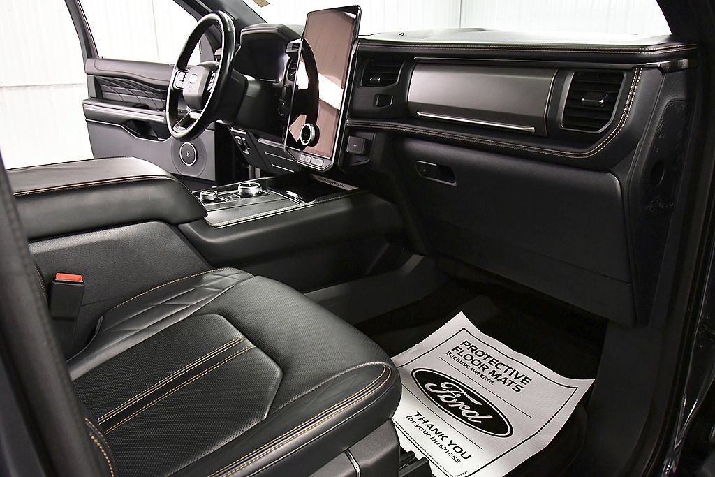 Used 2023 Ford Expedition Platinum AWD/4WD image 29