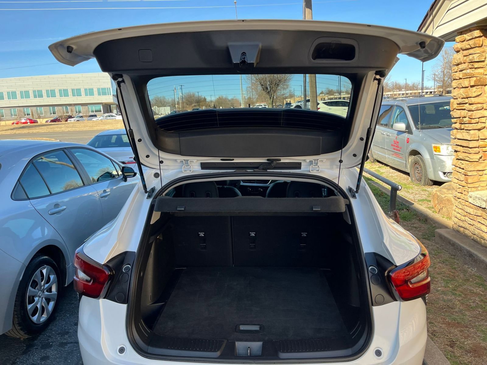 Used 2025 Chevrolet Trax LT image 30