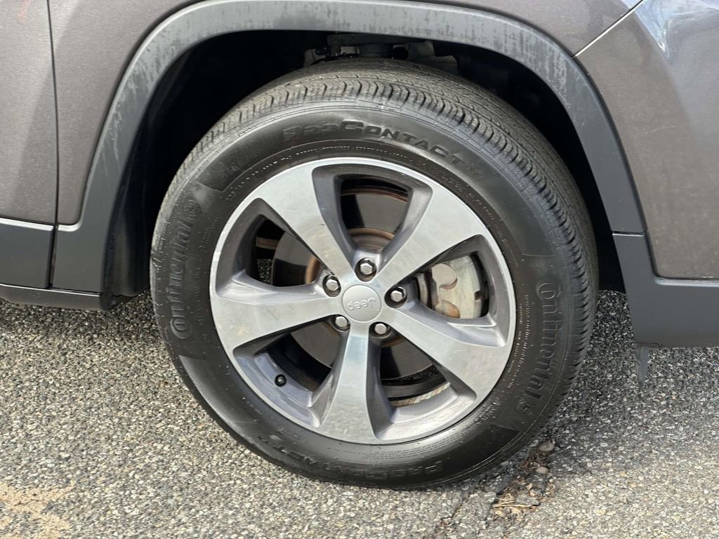 Used 2020 Jeep Cherokee Limited image 6