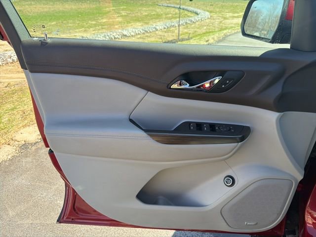 Used 2023 GMC Acadia SLT AWD/4WD image 25