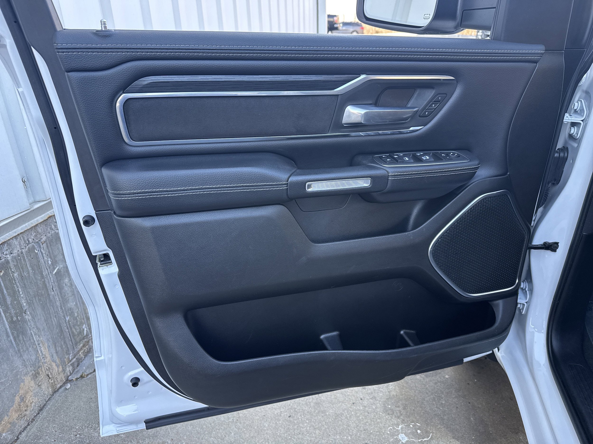Used 2024 RAM 1500 Laramie RWD image 7