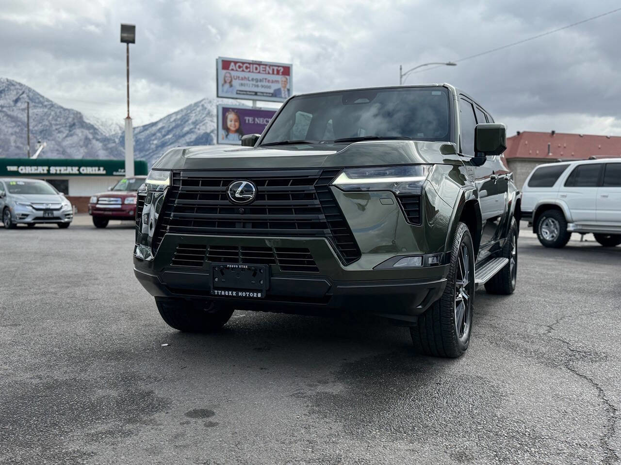 Used 2025 Lexus GX 550 w/ Accessory Package (31) image 4