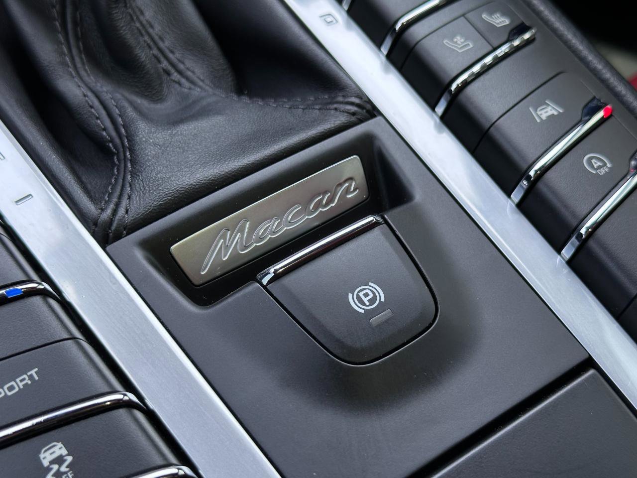 Used 2020 Porsche Macan image 25