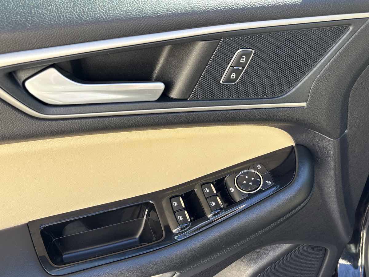 Used 2020 Ford Edge SEL w/ Convenience Package image 21