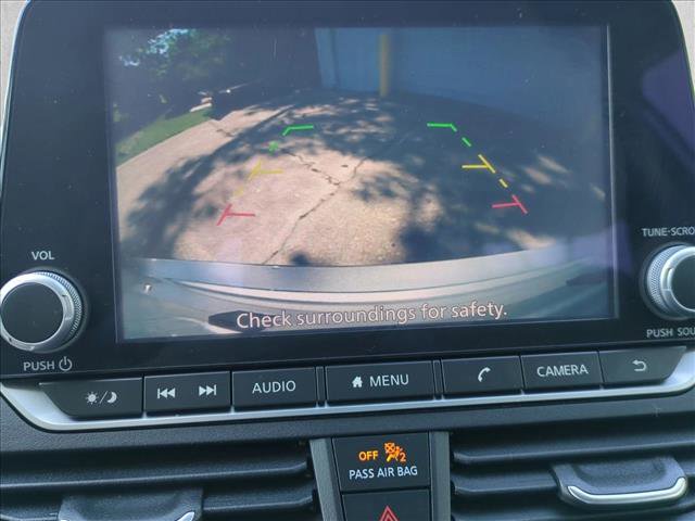 Used 2025 Nissan Altima 2.5 SV FWD image 14