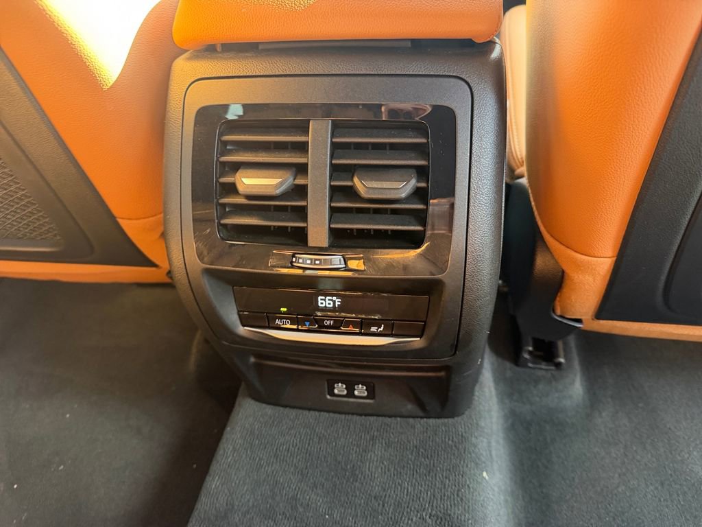 Used 2023 BMW X4 xDrive30i w/ Premium Package image 16