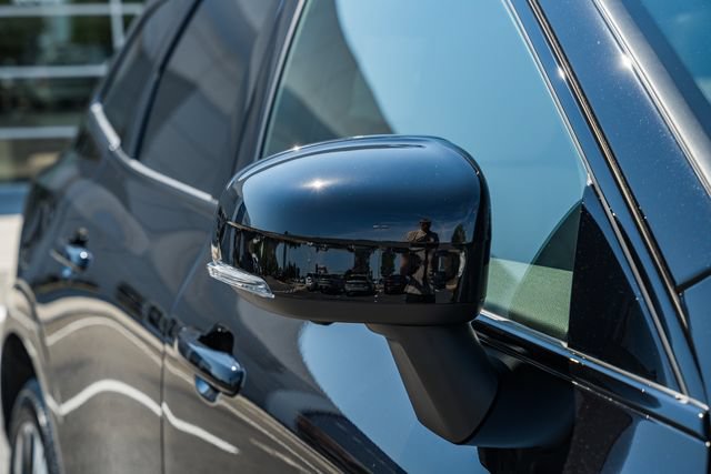 New 2027 Volvo XC60 B5 Plus AWD/4WD image 16