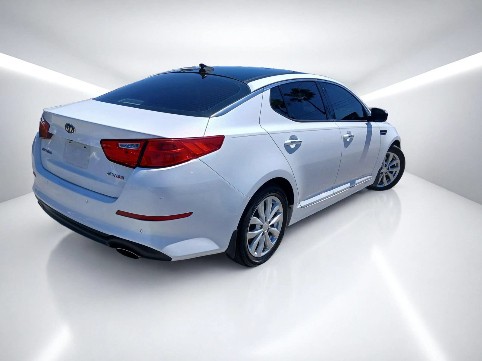 Used 2015 Kia Optima EX w/ EX Premium Package FWD image 4