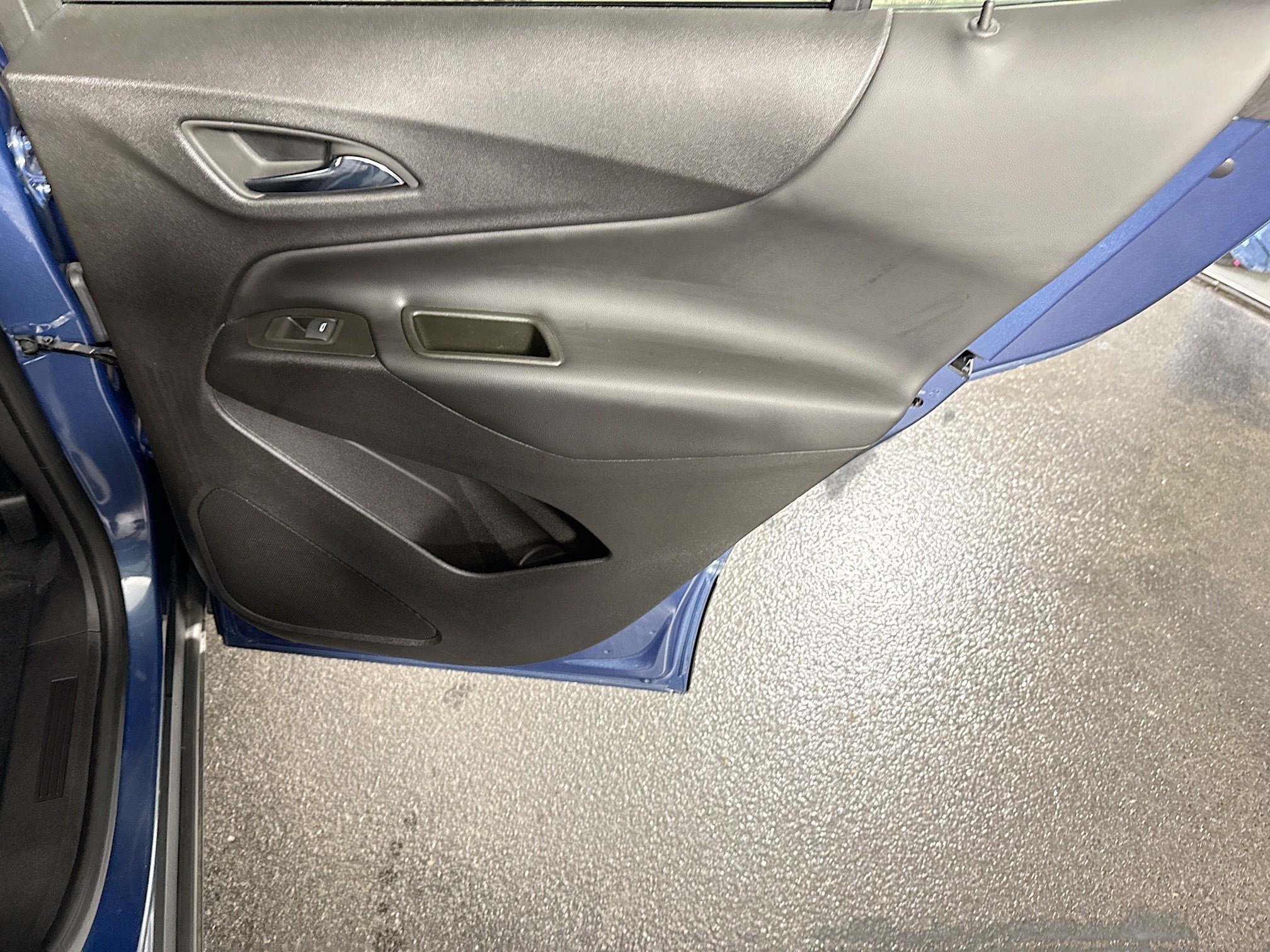 Used 2024 Chevrolet Equinox LT FWD image 28