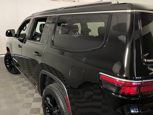 Used 2022 Jeep Wagoneer Series III w/ Premium Group I AWD/4WD image 35