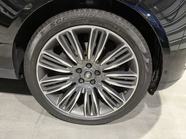 Used 2020 Land Rover Range Rover Long Wheelbase HSE image 19