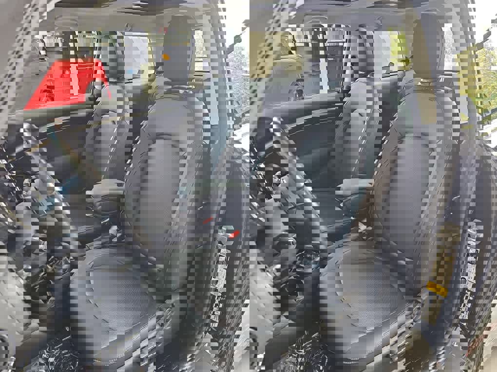 Certified 2023 MINI Cooper 2-Door Hardtop image 4