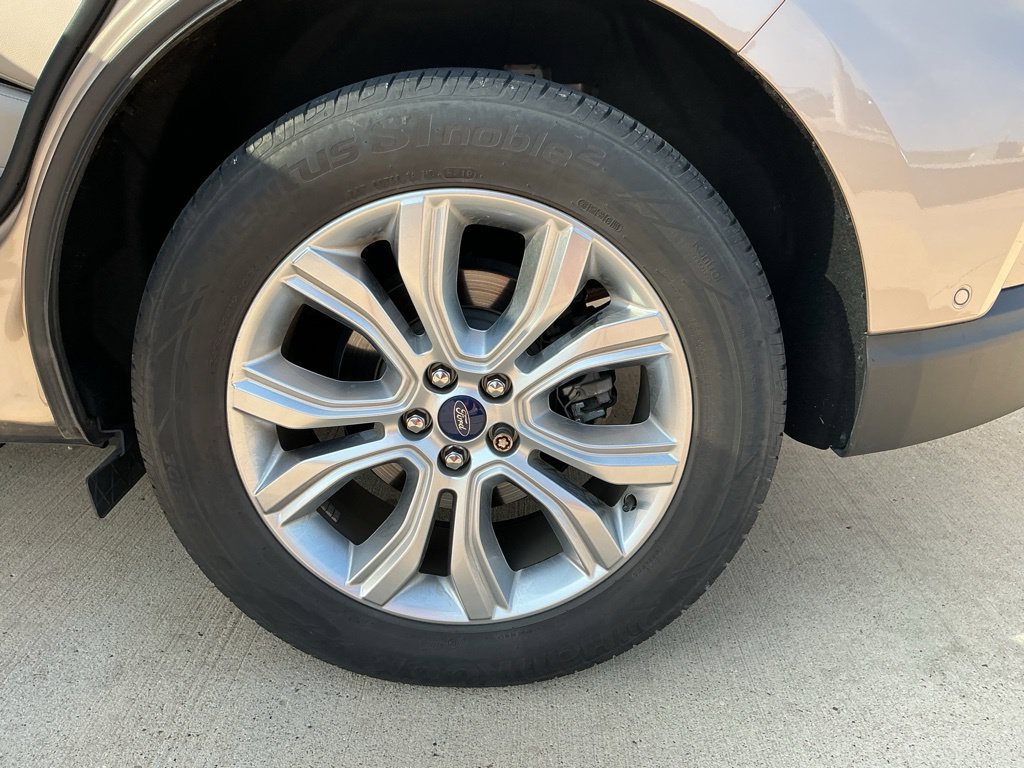 Used 2020 Ford Edge Titanium w/ Equipment Group 301A AWD/4WD image 6