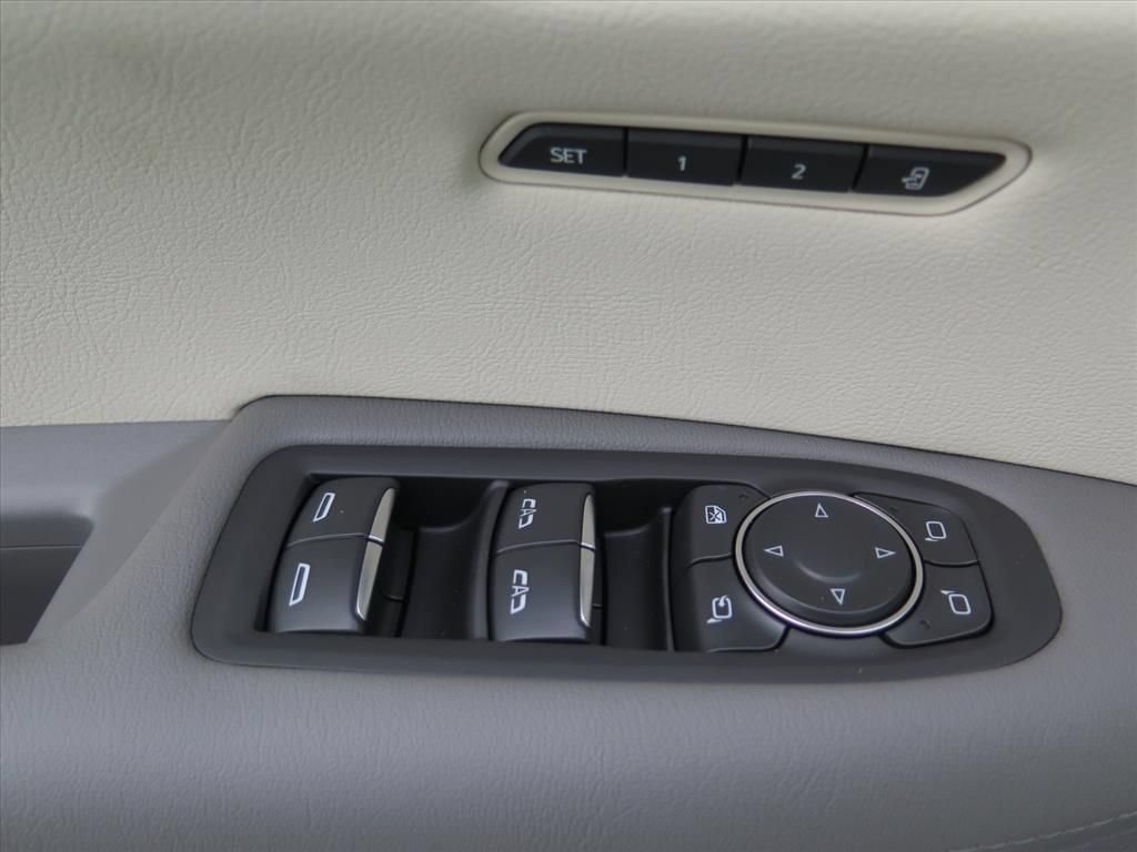 New 2026 Cadillac XT5 Premium Luxury w/ Driver Assist Package FWD image 12