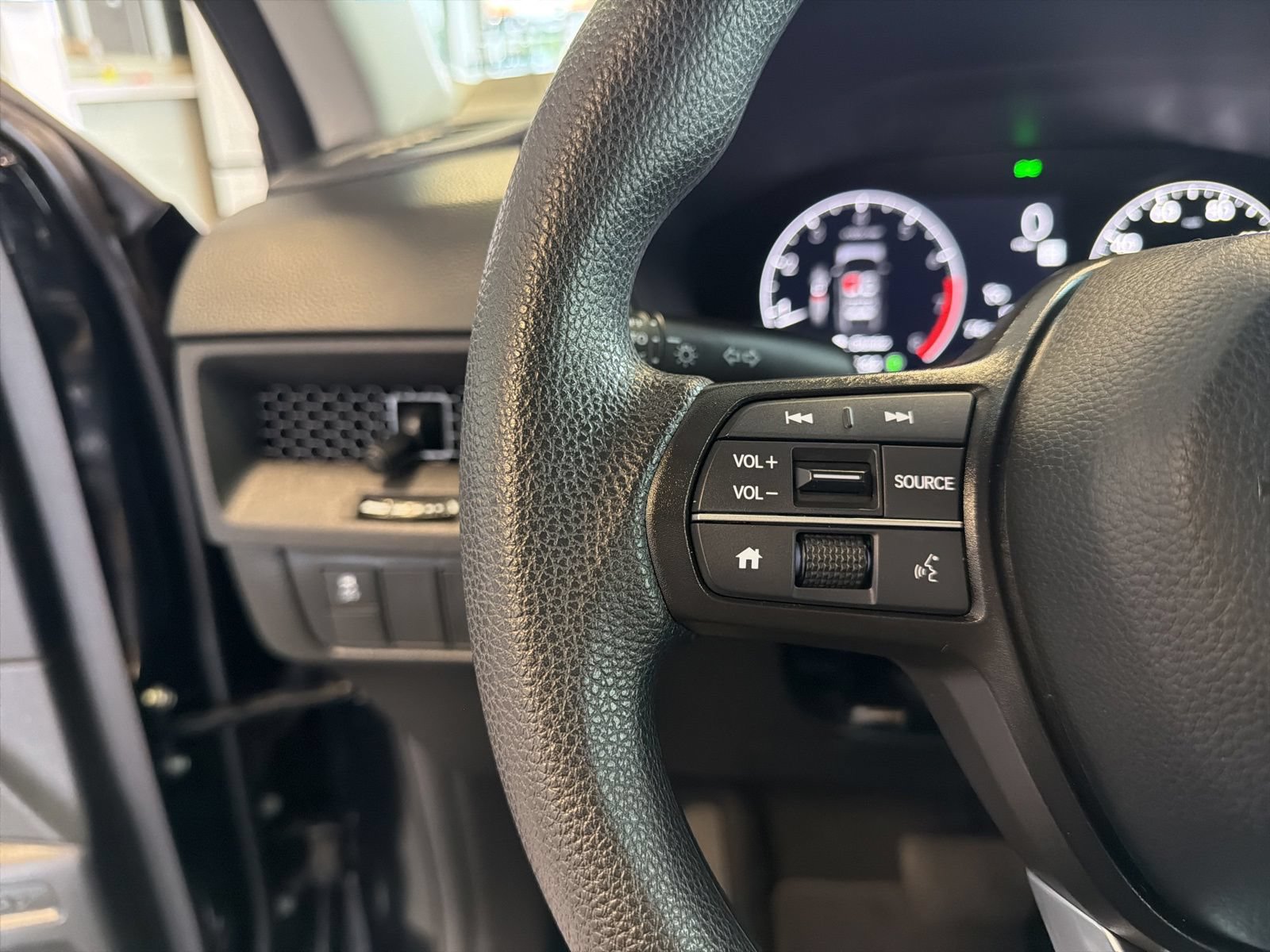 Used 2025 Honda CR-V LX image 17