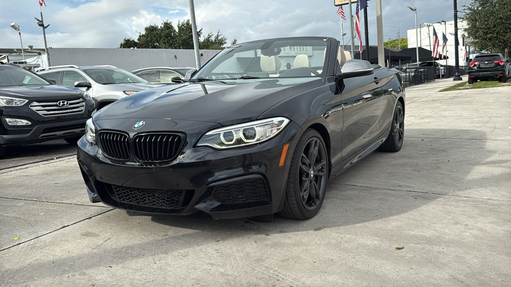 Used 2016 BMW M235i xDrive Convertible AWD/4WD image 18